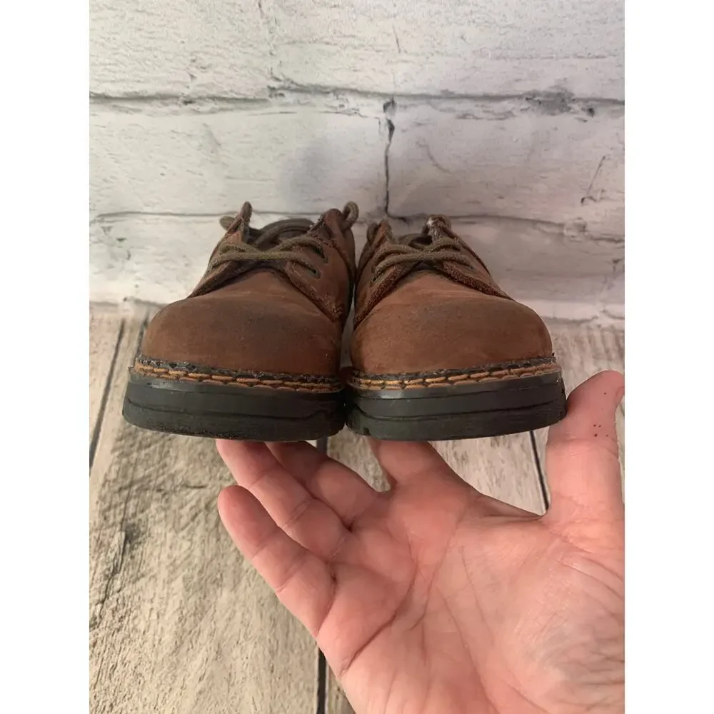 OSHKOSH B’GOSH Boy’s Brown Suede Shoes / Size: 8.5